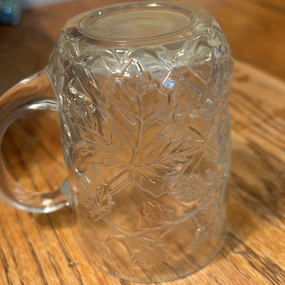 12 glass mugs - Picture 2 of 3